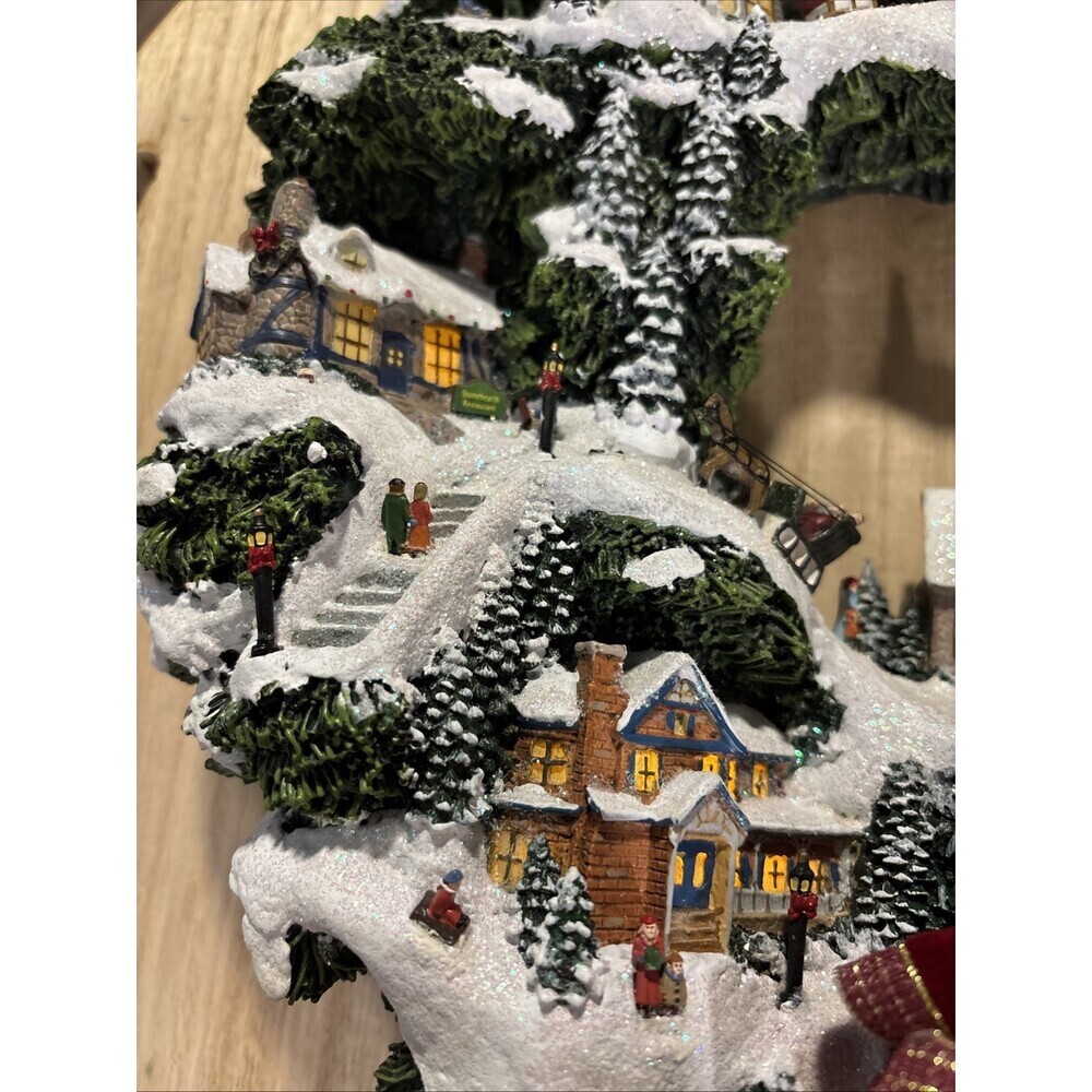 HAWTHORNE VILLAGE Thomas Kinkade Village Christmas Illuminated Wreath 2005 - Picture 13 of 15